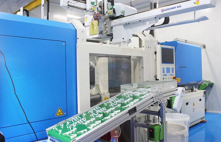 Is the filling of injection mold cavity related to injection volume