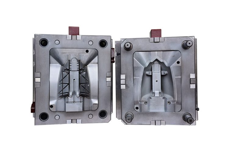 What is precision injection mold
